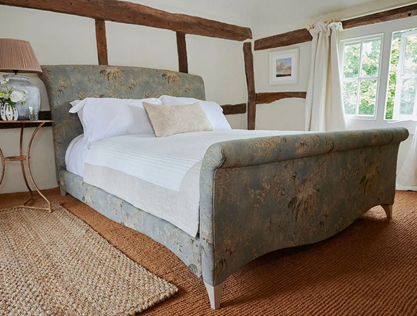 Arles Bed in Floral Linen Zefferino Danish Girl_tablet